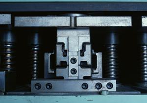 株式会社ラウンドのPC切替器RPM-400FHD